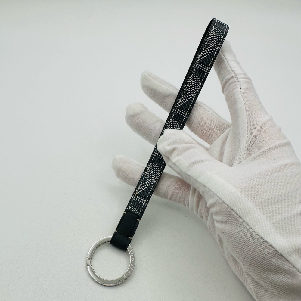 Goyard Sesame Key Ring Gray White